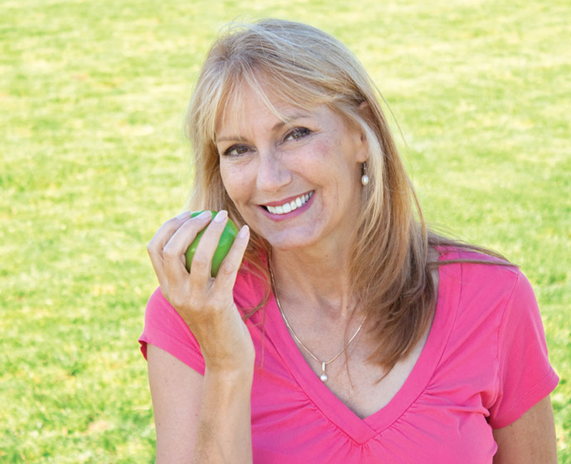 lady with apple